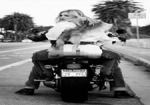 Motosiklette Poposunu Açtı