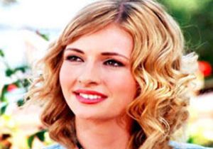Yasemin Allen şöh­re­tiy­le bir­lik­te üc­re­ti­ni de ar­tır­dı!