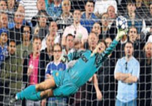 O Kaleci Van der Sar 