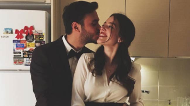 Anıl Altan, Pelin Akil i ailesinden istedi!