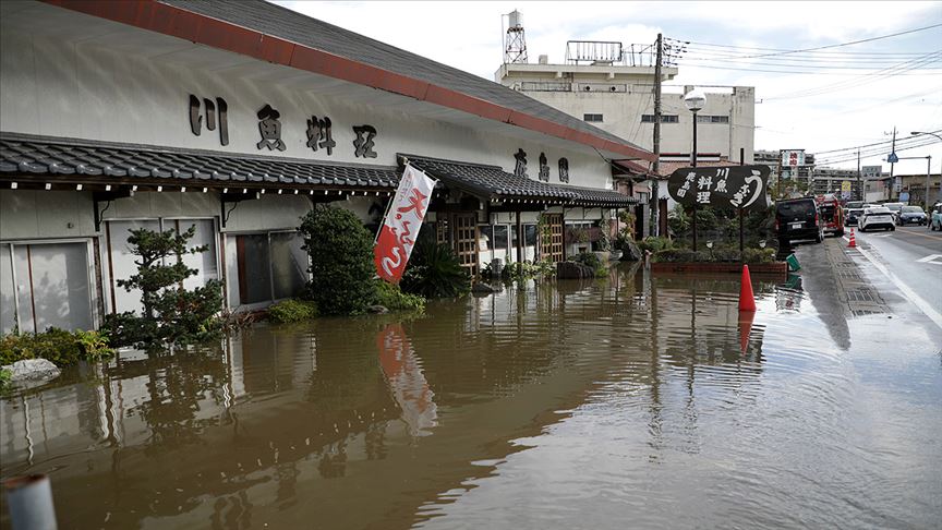 Japonya da şiddetli yağışlardan 10 kişi hayatını kaybetti