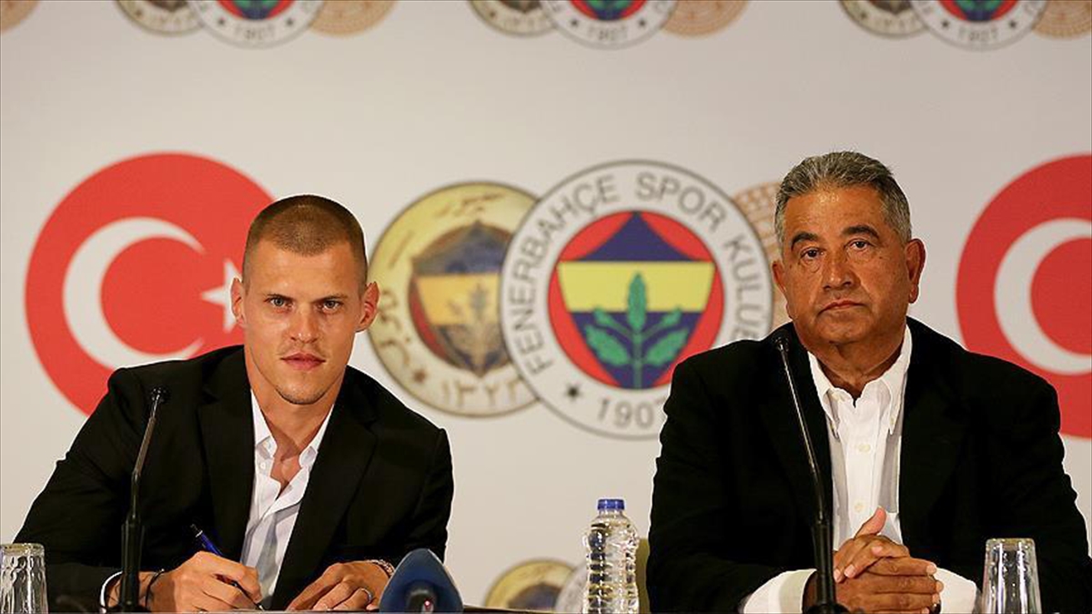 O isim resmen Fenerbahçe de