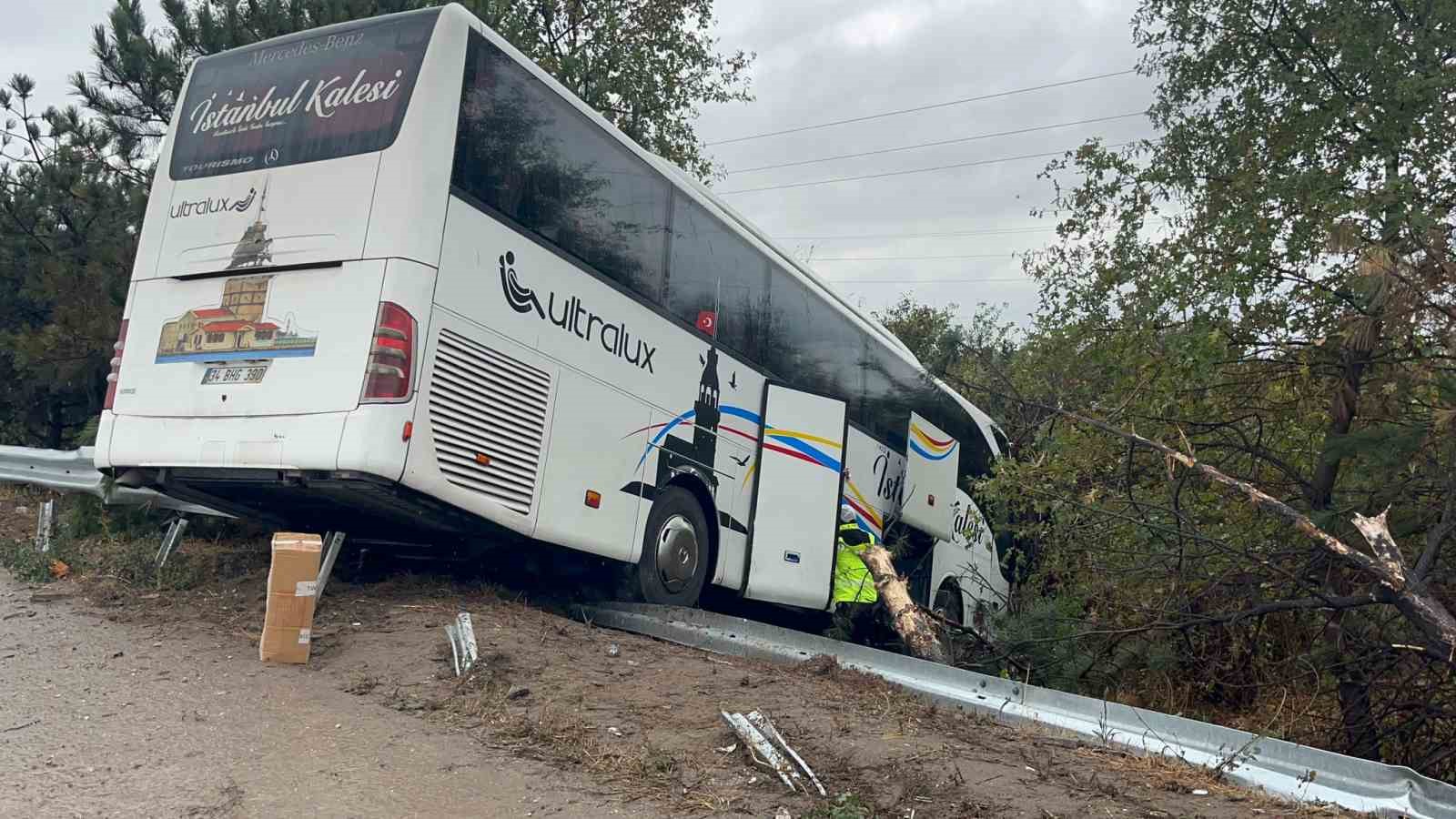 Yolcu otobüsü şarampole uçtu!