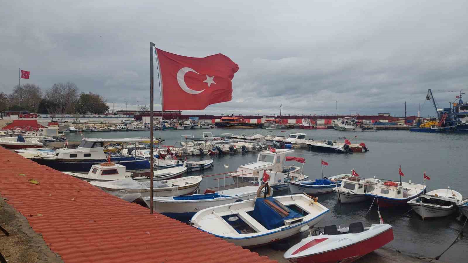 Marmara da deniz ulaşımına poyraz engeli!