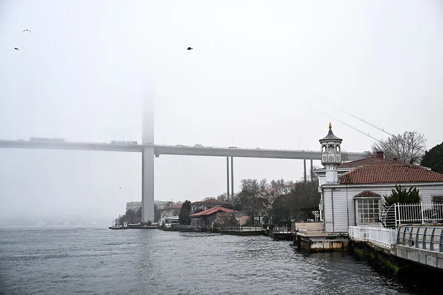 İstanbul Boğazı nda gemi trafiği durdu!