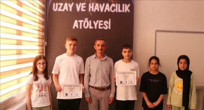 Yozgatlı öğrenciler  keşfettiği  gök cismine RTE adını verdi