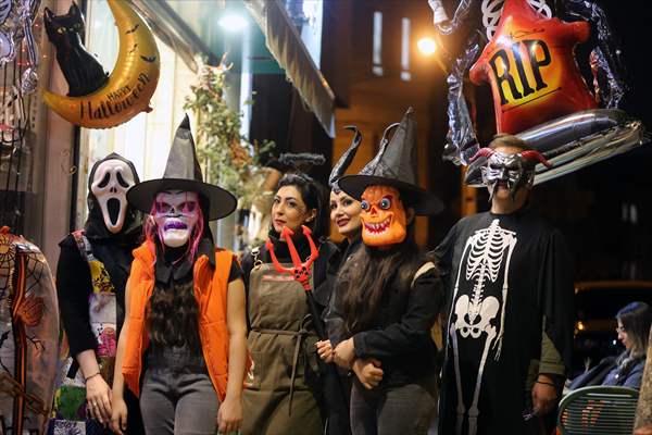 Tahran da Cadılar Bayramı hazırlıkları