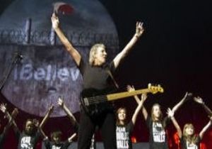 Pink Floyd Duvarı Özgürlük İçin Yıkacak!