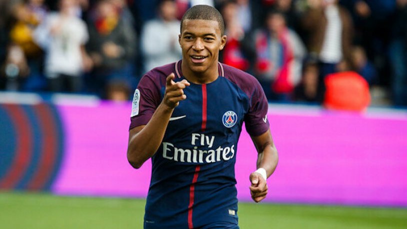 Mbappe, efsane isimleri geride bıraktı