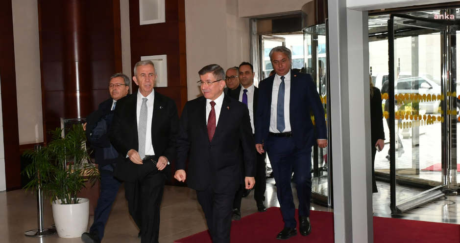 Ahmet Davutoğlu ndan Yavaş a ziyaret