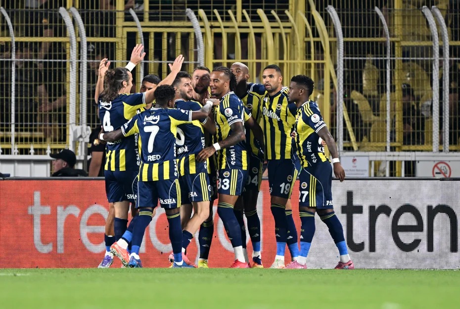 Fenerbahçe nin UEFA Avrupa Ligi listesi belli oldu