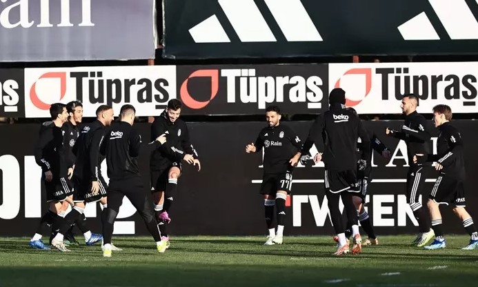 Beşiktaş, Adana Demirspor mesaisine başladı