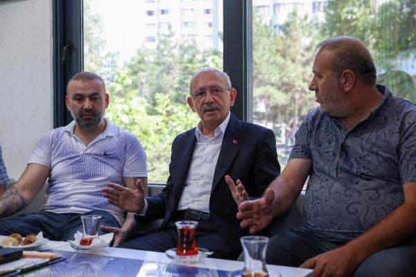 CHP lideri Kılıçdaroğlu taksicilerle buluştu