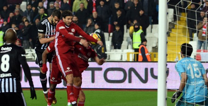 Beşiktaş Sivas tan puansız döndü