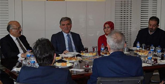 Abdullah Gül den Ahmet Davutoğlu na yakınlığıyla bilinen gazeteye ziyaret