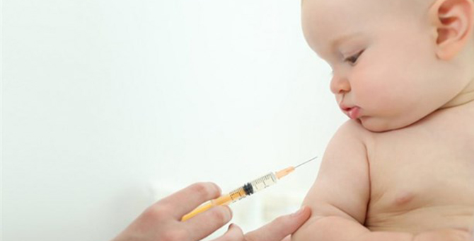 10 bin aile çocuklarına aşı yaptırmayı reddetti