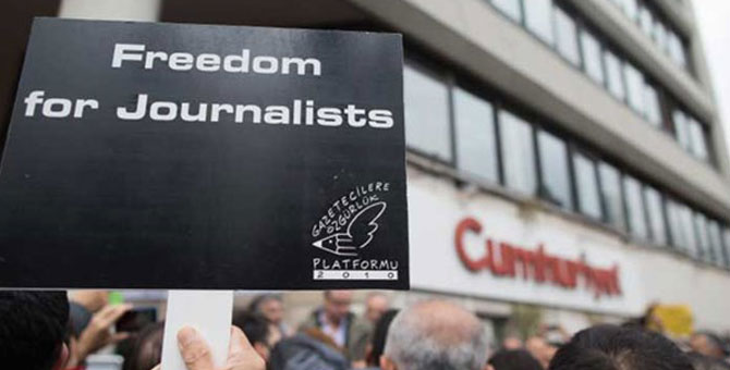 14 Fransız gazeteci Türkiye’den 14 gazeteciyi  evlat edindi 