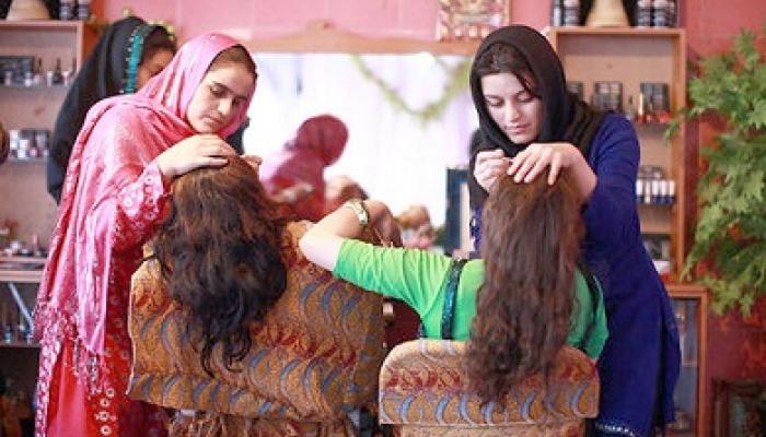 Taliban dan bir yasak daha: Güzellik salonları kapatıldı