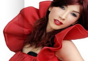 HANDE YENER SEVGİLİSİNE KIZIP BARDAK FIRLATTI