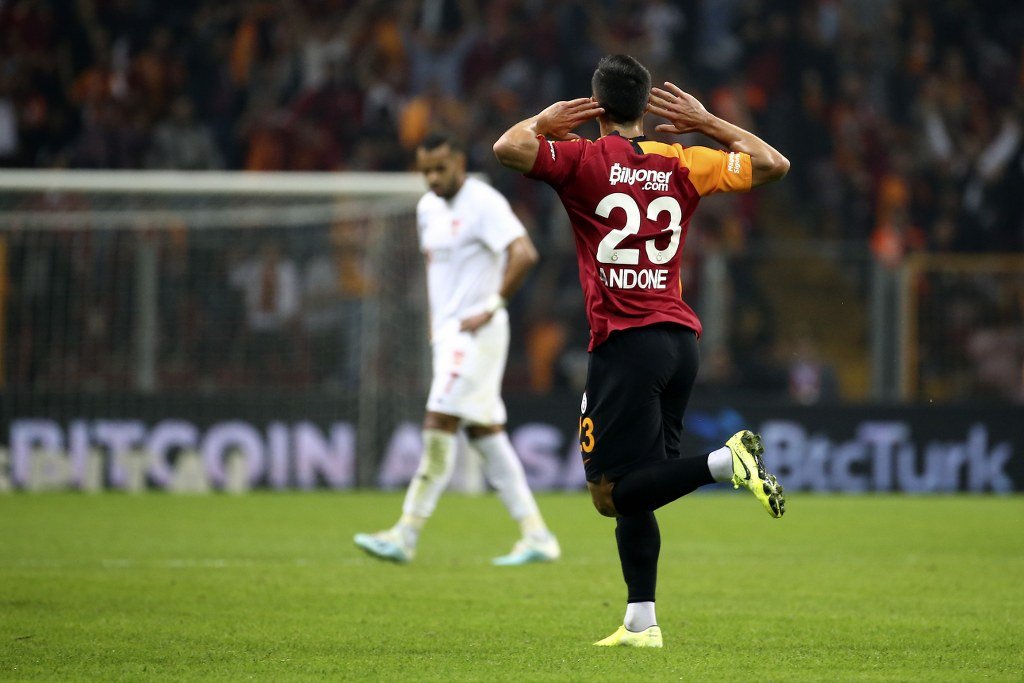 Andone Galatasaray taraftarını mest etti!