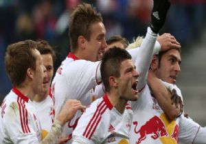 Salzburg Fener e Gözdağı Verdi!