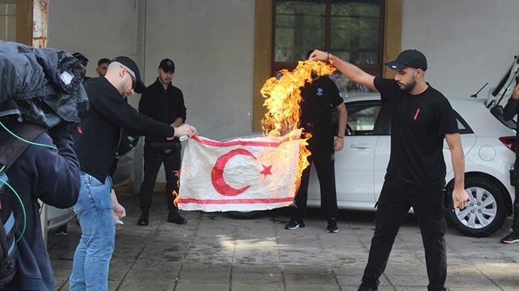 Dışişleri Bakanlığı ndan  bayrak  tepkisi