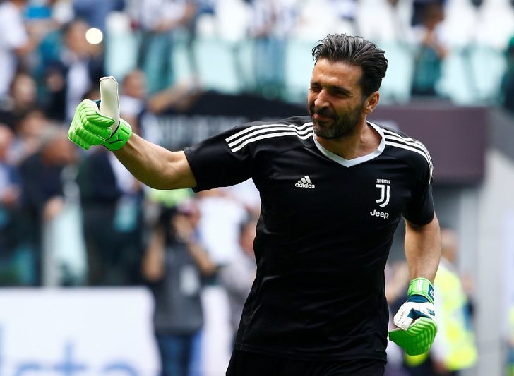 Buffon Juventus tarihine geçti