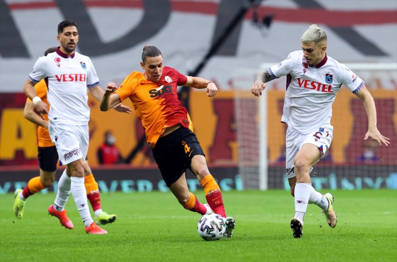 Galatasaray, Trabzonspor karşısında 1 puanı 90+5 te kurtardı