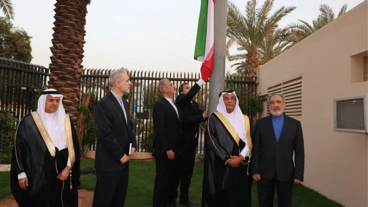İran, Suudi Arabistan daki büyükelçiliğini yeniden açtı