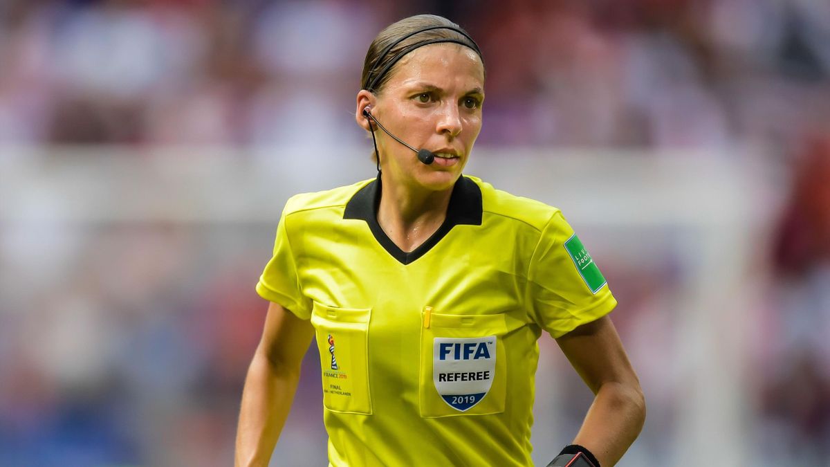 Dünya Kupası’nda ilk kez bir kadın hakem maç yönetecek