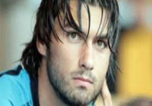 Burak Pazartesi İmzalıyor