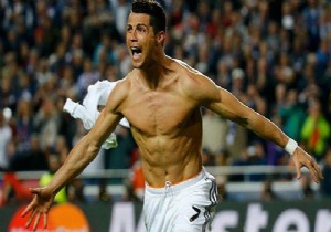Ronaldo rekorun tarihini yazdı!