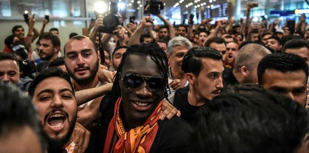 Kara panter lakaplı Gomis Galatasaray da