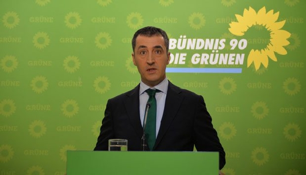 Alamnya Yeşiller Partisi Eş Başkanı Özdemir den Bakan Çavuşoğlu nun mesajına cevap