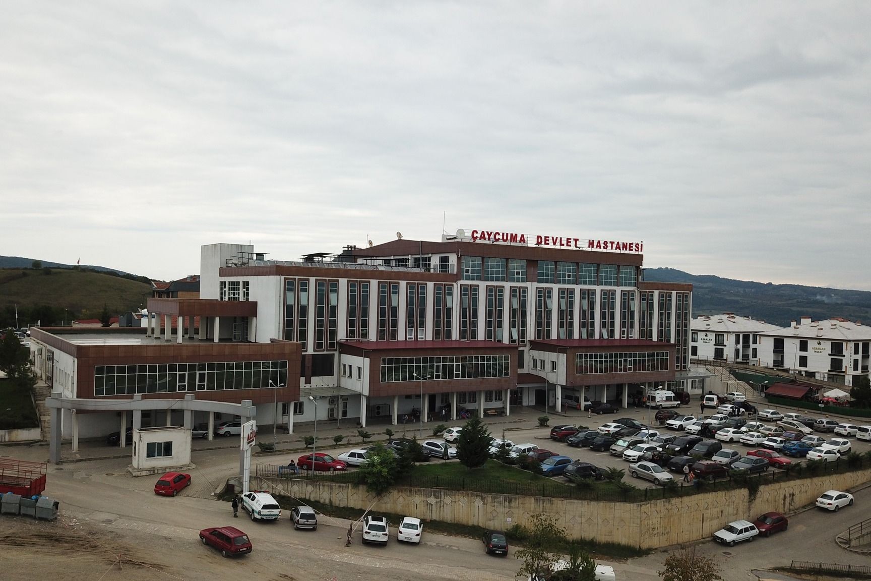 Karın ağrısı diye gitti, hamile olduğunu öğrendi