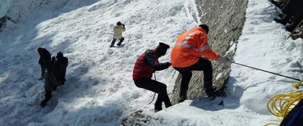 Hindistan da çığ felaketi, 11 ölü