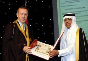 Başbakan a Mekke den Fahri Doktora Ünvanı!