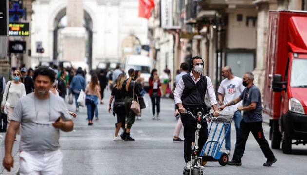 İtalya’da aşı olanlara 'yeşil sertifika' şartı getiriliyor
