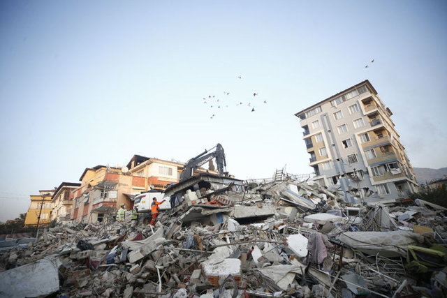 Bakanlıktan hasar tespit açıklaması: 153 Bin 506 birime acil yıkım