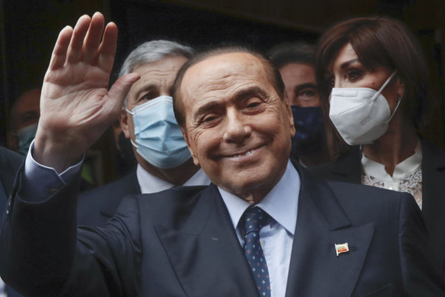Berlusconi n naaşı yakılacak, külleri villasında saklanacak!