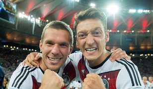 Lukas Podolski den Mesut Özil paylaşımı!