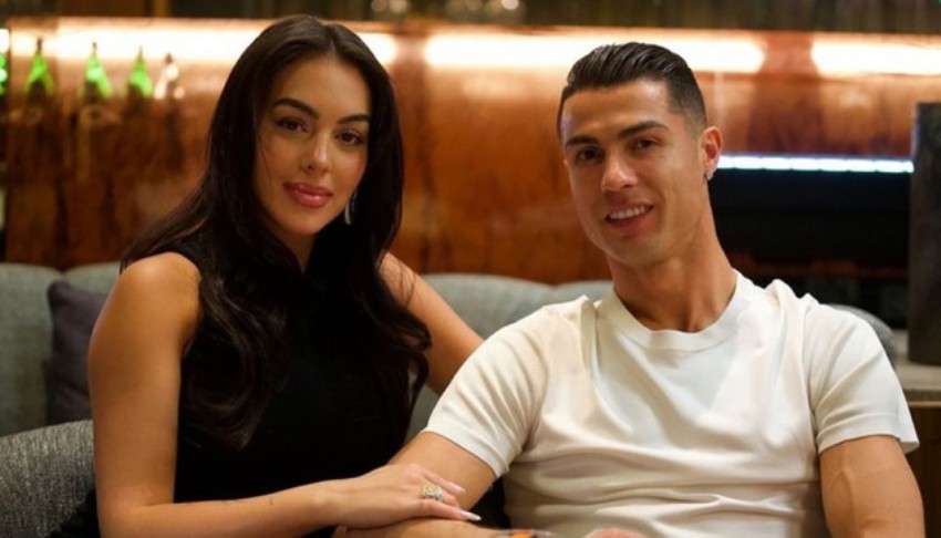 Ronaldo ve Rodriguez evlilik sözleşmesi imzaladı