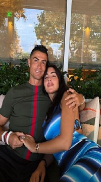 Ronaldo ve Rodriguez evlilik sözleşmesi imzaladı