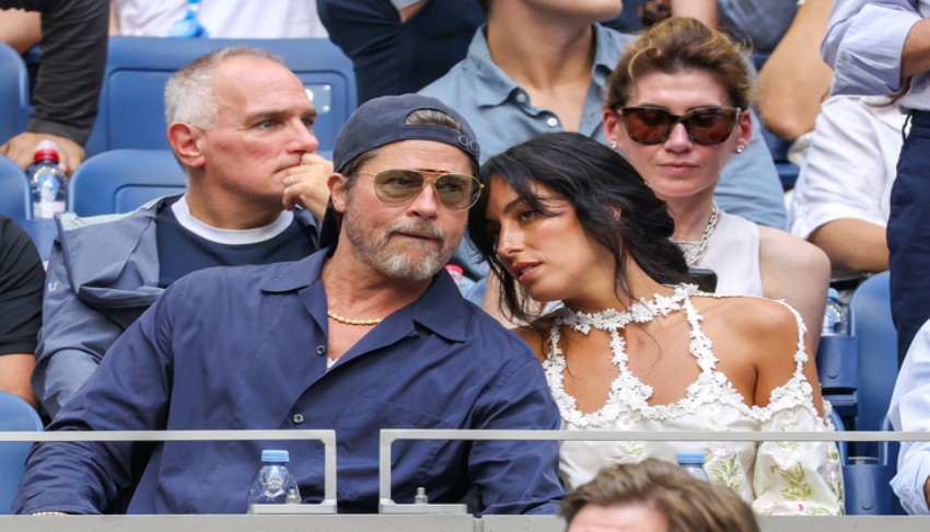 Brad Pitt sevgilisiyle tenis maçında