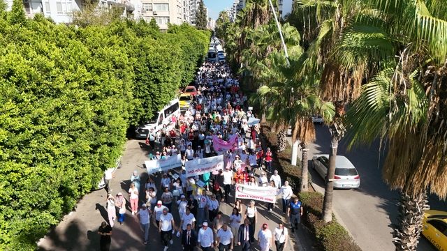 Adana da sağlıklı yaşam yürüyüşü düzenlendi