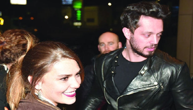 Aslı Enver Murat Boz un evine taşındı