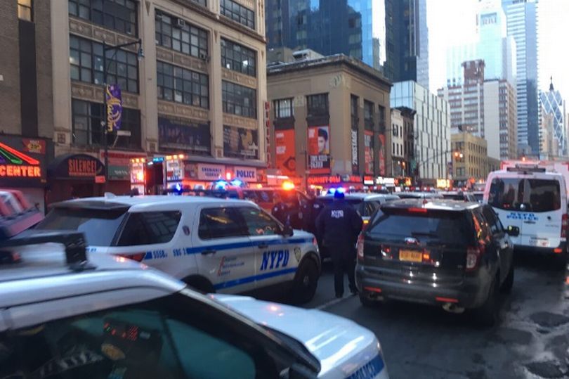New York ta sebebi bilinmeyen patlama!