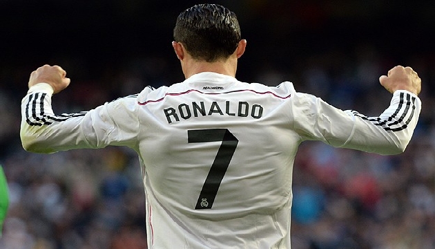 Ronaldo tarihe geçti!