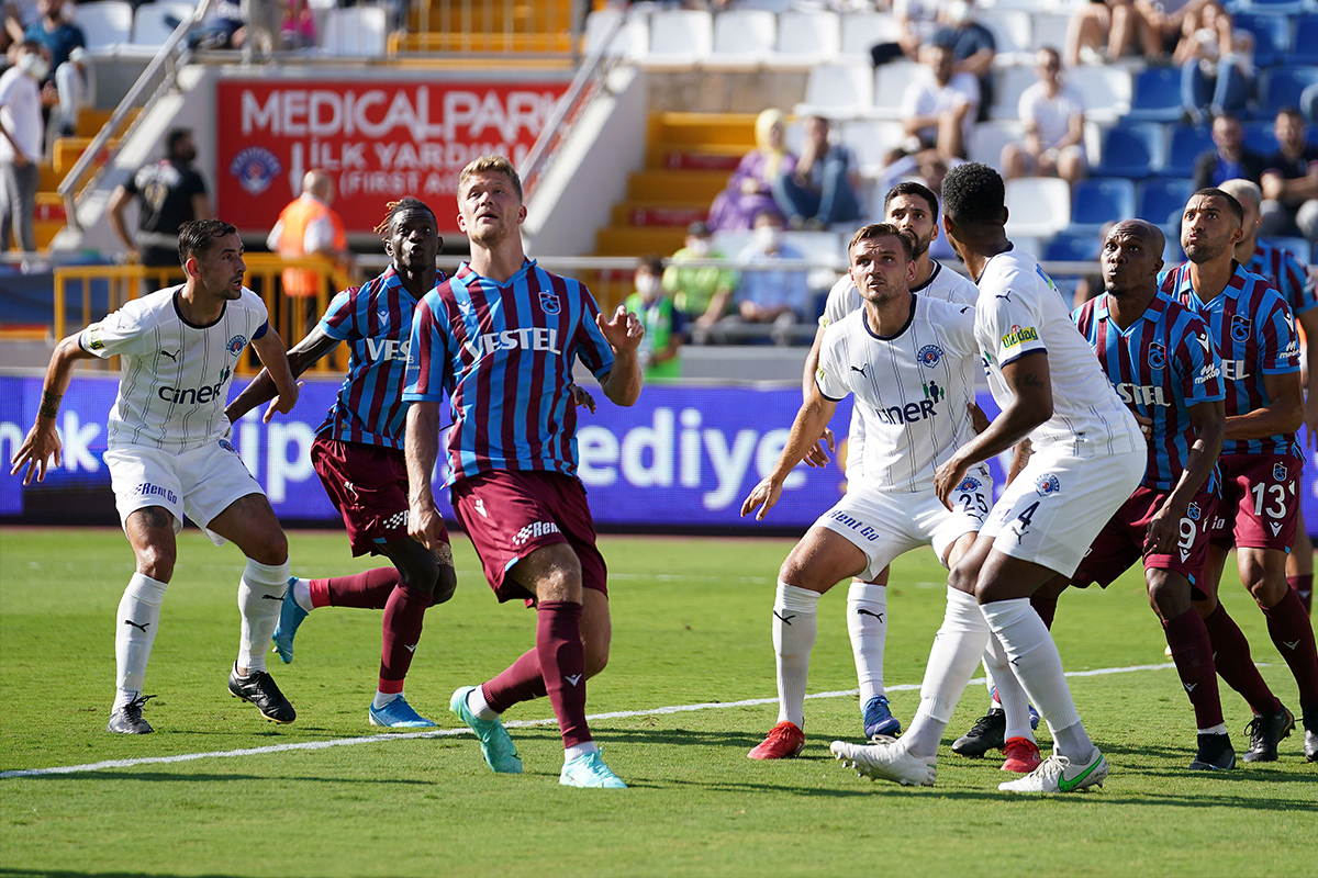 Trabzonspor,  Kasımpaşa yı Bakasetas la geçti!