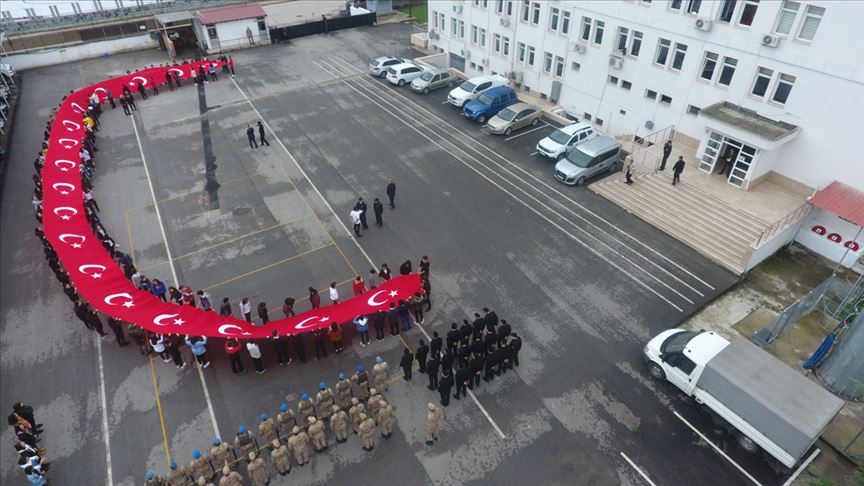 Lise öğrencilerinden harekata destek